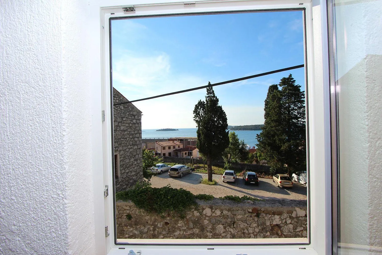 Hundefreundliches Studio-Apartment Nur 650 Meter Zum Strand Mit Meerblick Rovinj 0*,  Croatia